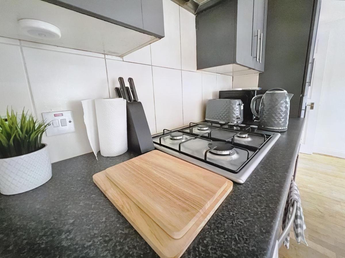 Lovely 2-Bedroom Serviced Apartment Greater Londyn Zewnętrze zdjęcie